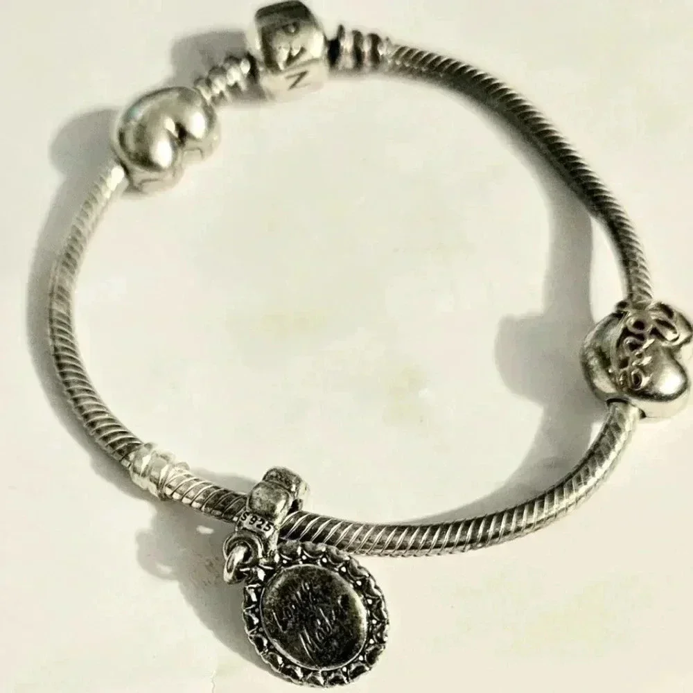 Pandora bracelet with 4 charms 100% Silver Authentic - Picture 1 of 13